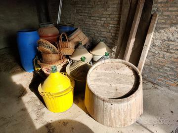 Ceste, damigiane, pali e botti plastica e mastelle