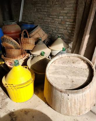 Ceste, damigiane, pali e botti plastica