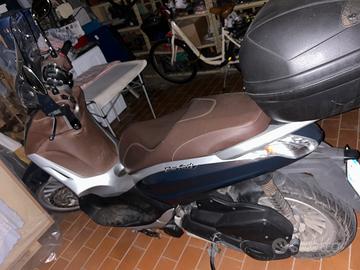 Beverly  300 con tmax