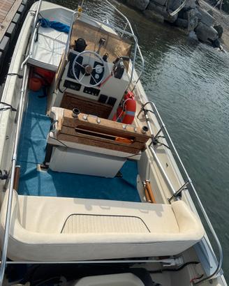 Boston Whaler 17 – Mountak -dotazione completa 