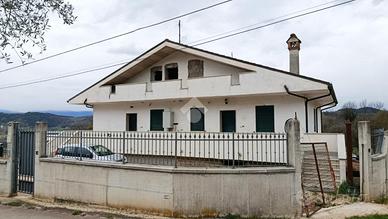 PORZIONE DI BIFAMILIARE A ALATRI