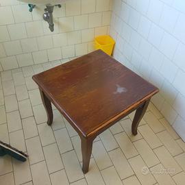 tavolino in noce battuto