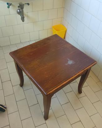 tavolino in noce battuto