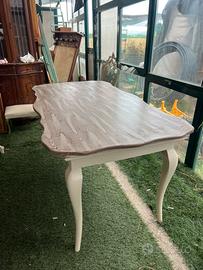 Splendido tavolo shabby chic con piano in vetro