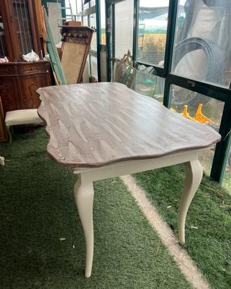 Splendido tavolo shabby chic con piano in vetro