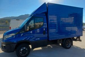 IVECO DAILY CON SPONDA IDRAULICA 