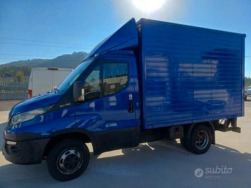 IVECO DAILY CON SPONDA IDRAULICA 