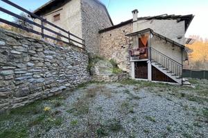 CASA SEMINDIPENDENTE A COAZZE