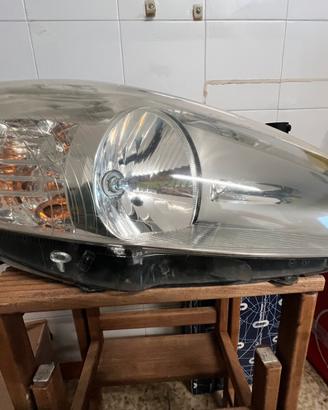 Faro dx fiat grande punto