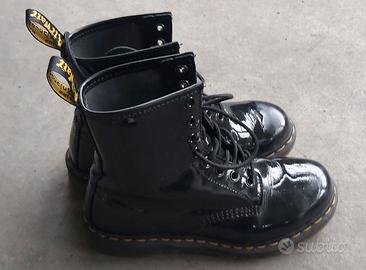 Dr. Martens anfibi 1460 vernice nera n. 40