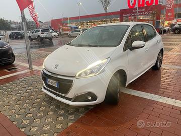 Peugeot 208 1.6 hdi neopatentati