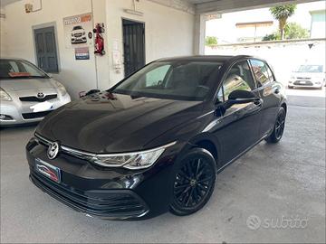 VOLKSWAGEN GOLF 8 1.0 TSI 110 CV EVO LIFE FULL GAR