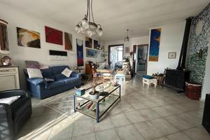 PORZIONE DI BIFAMILIARE A MONTECASTRILLI