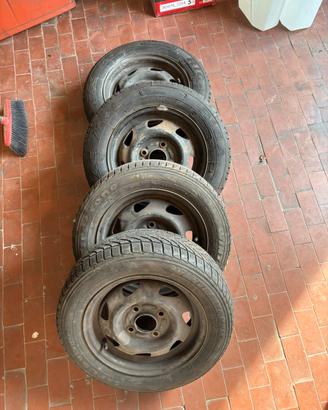 Cerchi in ferro ford fiesta