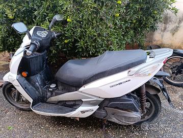 scooter Benelli zenzero 350