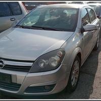 OPEL Astra H per ricambi
