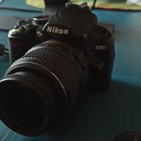 NIKON  D3000