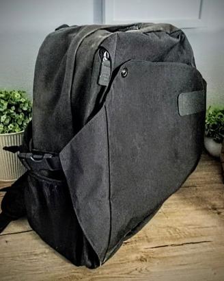 Zaino vintage FILA particolare 42x28x16 cm