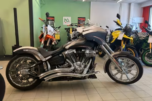 Harley-davidson FXCWC Softail Rocker TUA CON FORMU