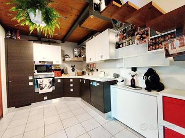 Appartamento di 60 m² con 2 locali e box auto a Rh