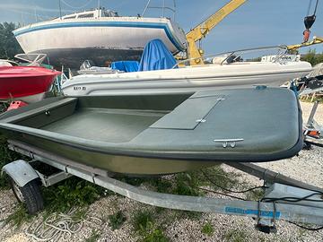 Barca da pesca nuova 2025