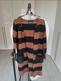 Cardigan lungo a righe nere e marroni con tasche