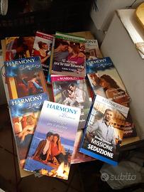 Blocco 70 libri romanzi amore Harmony.
