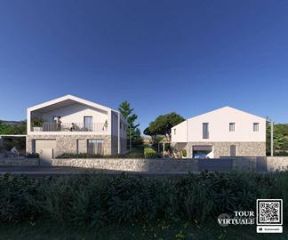 Villa di 250 m² con 5 locali e box auto a Reggello