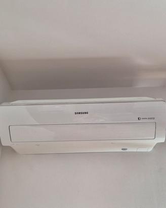 Condizionatore Samsung 12.000 BTU/h serie AR6500