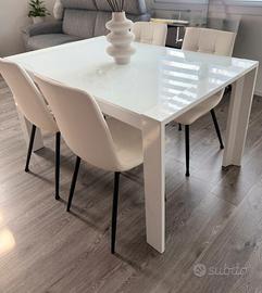 Sedie con rivestimento eco bianco