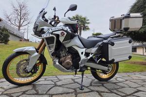 Honda + borse + telo Anziano vende