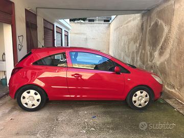 Autovettura Opel Corsa