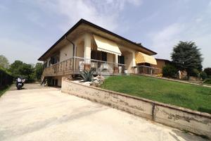 VILLA SINGOLA A PORTO MANTOVANO