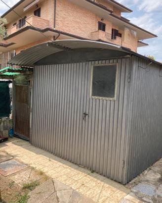 Deposito attrezzi garage e box