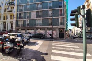 Ampio locale commerciale in via Vergerio