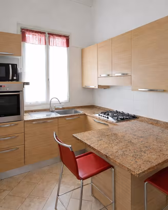 Cucina completa con elettrodomestici + penisola