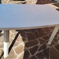 Tavolo da esterno in plastica