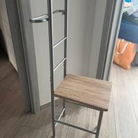 Sedia porta vestiti come nuova