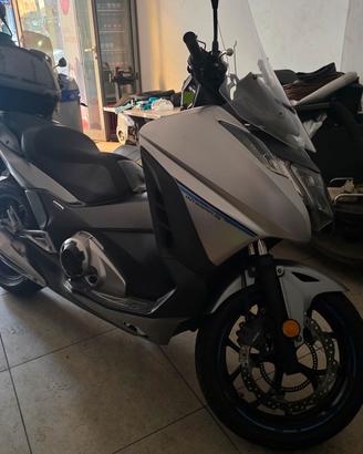 Honda integra 750