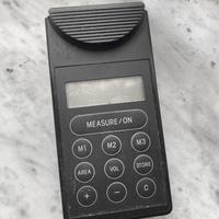 Metro elettronico ultrasuoni in Cm e Fet “ Piedi “