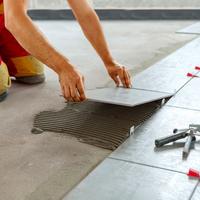 Posa in opera piastrelle stanza corridoi Bra ezone