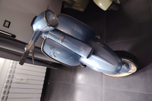 Lambretta 125 special
