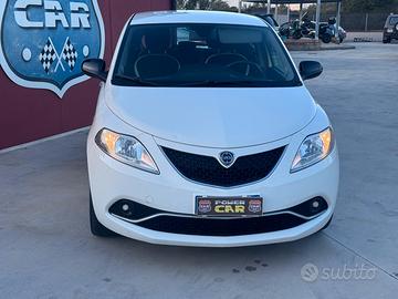 Lancia Ypsilon 1.2 69 CV 5 porte Silver