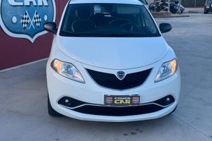 Lancia Ypsilon 1.2 69 CV 5 porte Silver