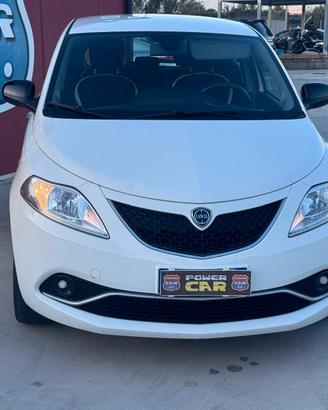 Lancia Ypsilon 1.2 69 CV 5 porte Silver
