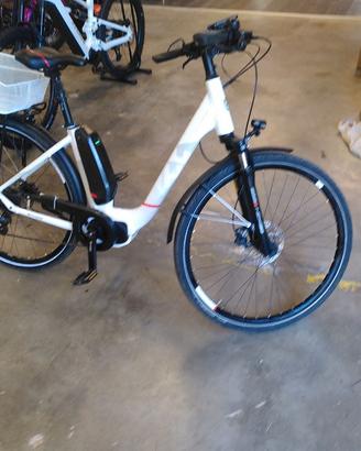 bicicletta elettrica city bike husqwarnaEC 1