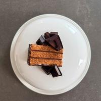 Piatto per dolci in ceramica con cupola