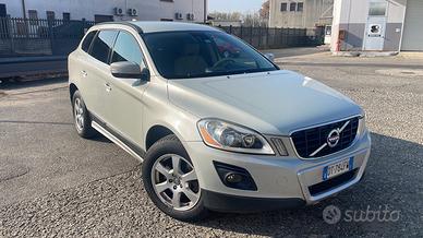 Volvo XC60 2.4 AWD Kinetic