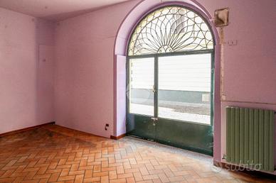 NEGOZIO A CASALPUSTERLENGO