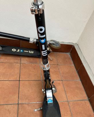 Monopattino modello "Micro Mobility Sprite" Nero